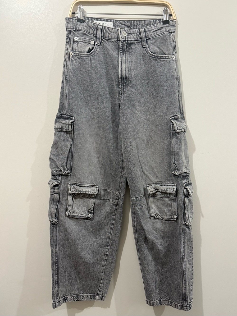 Zara Multi Pocket Barrel Cargo Jeans Women’s Size 4 Light Grey Vintage Wash Y2K